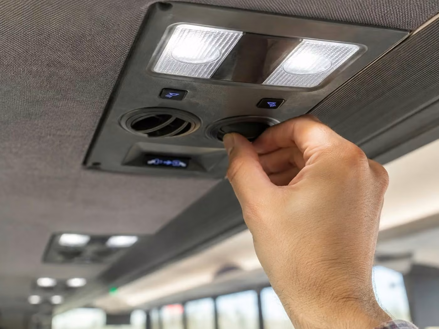 benton 15 passenger minibus air conditioning