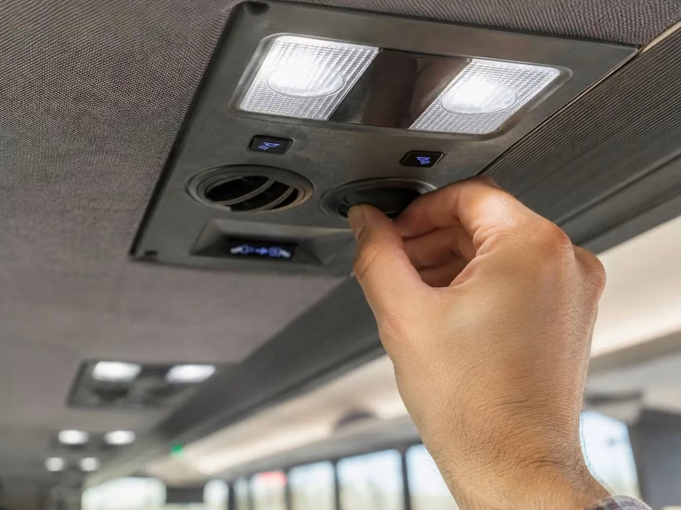 benton 20 passenger minibus air conditioning