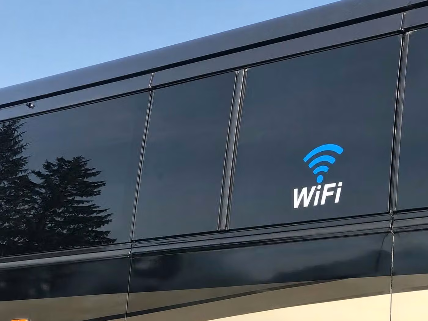 benton 20 passenger minibus wifi