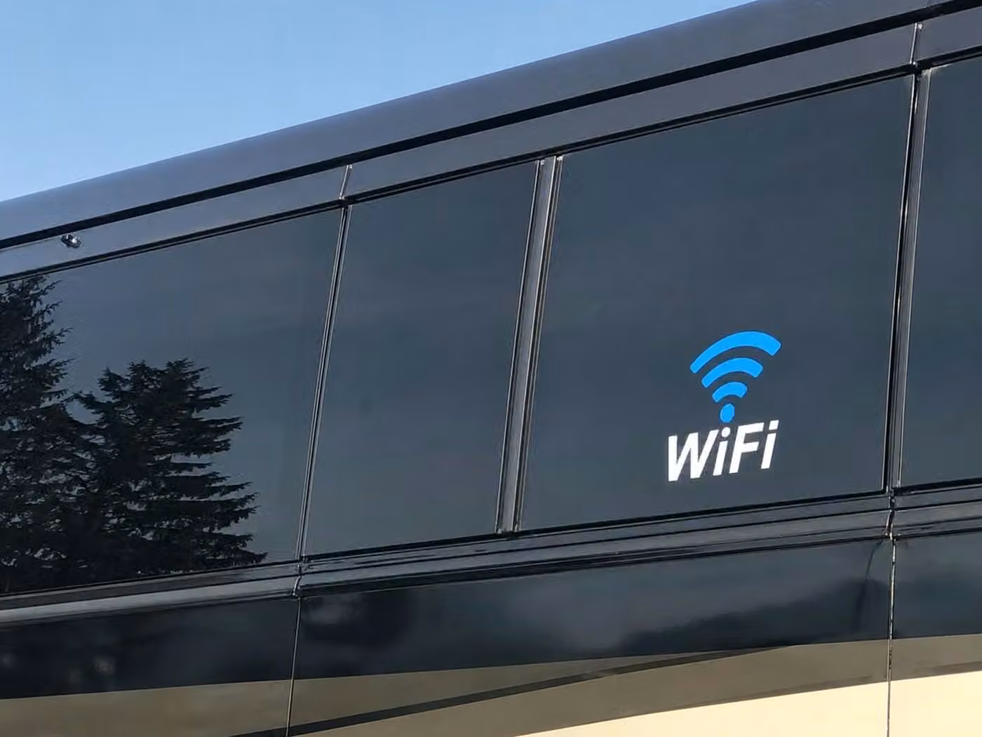 benton 25 passenger minibus wifi
