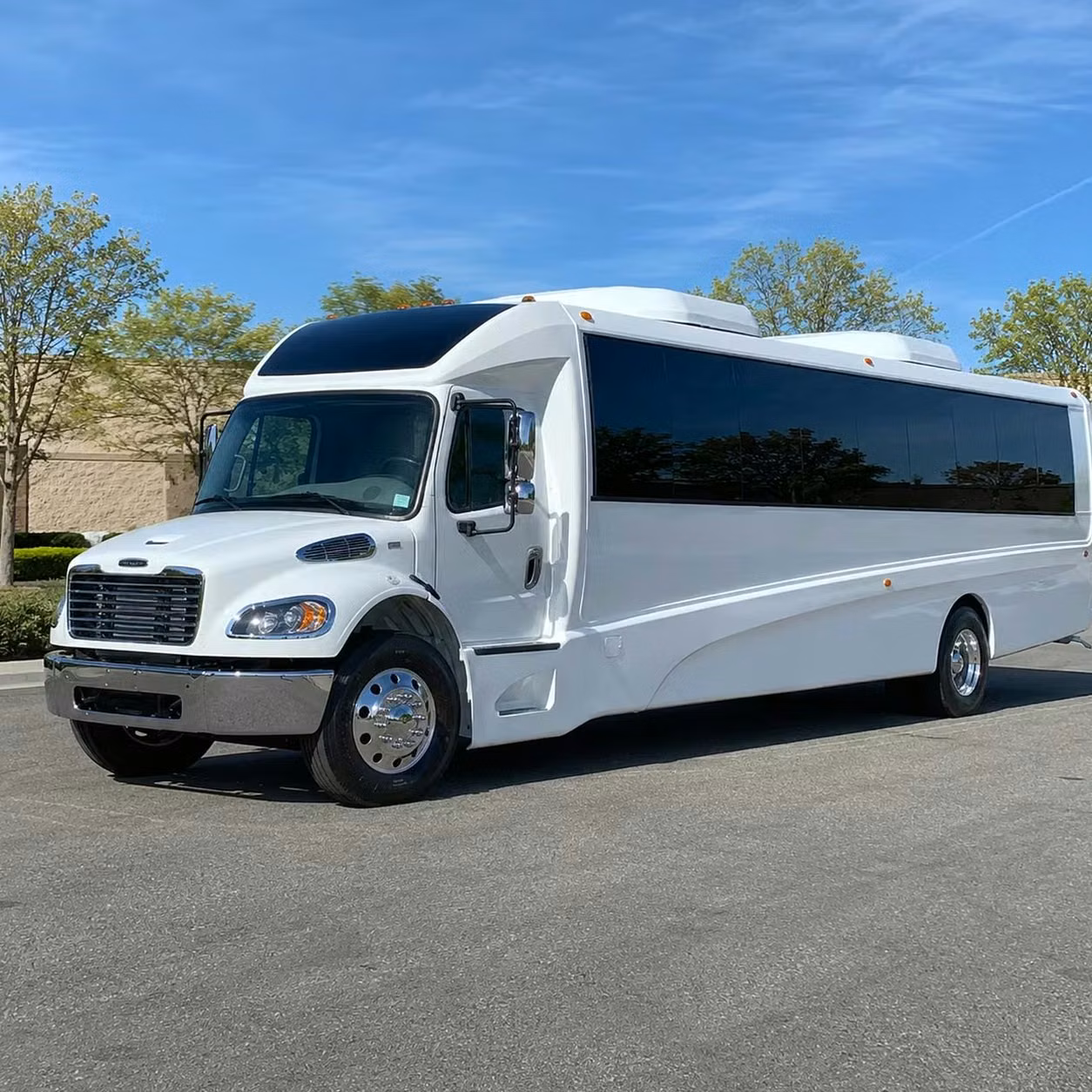 benton 28 passenger minibus rental