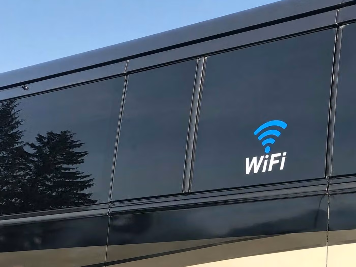 benton 30 passenger minibus wifi