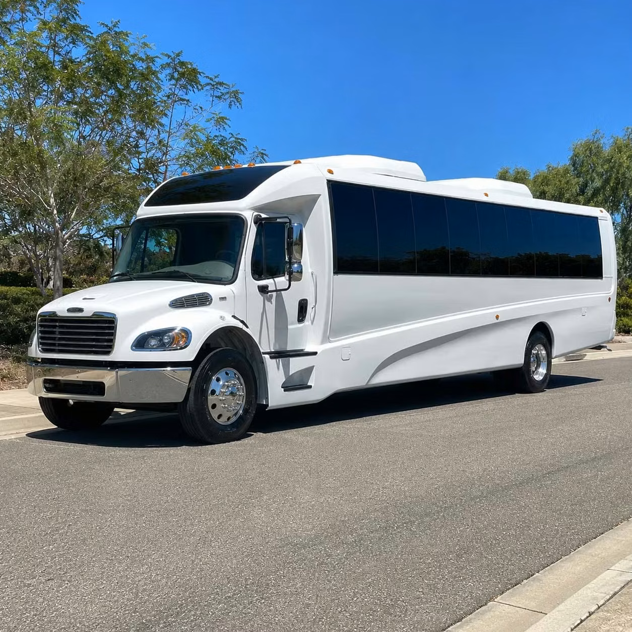 benton 35 passenger minibus rental