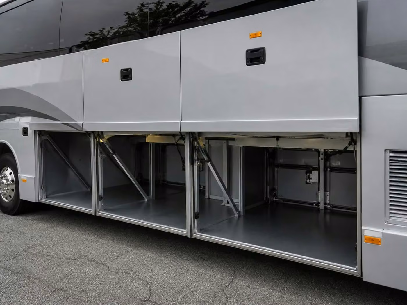 benton 56 passenger charter bus luggage bays